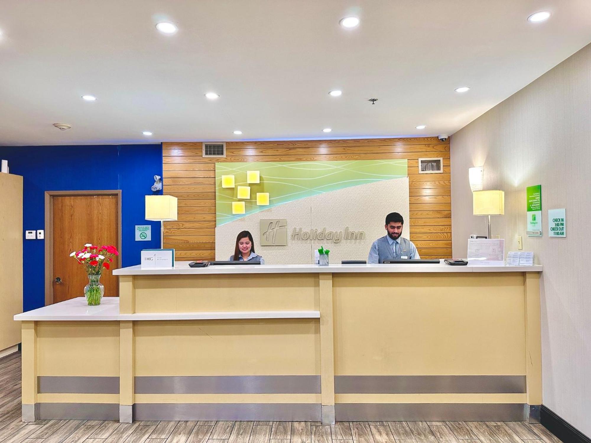 Holiday Inn Hotel & Suites Regina By Ihg Экстерьер фото