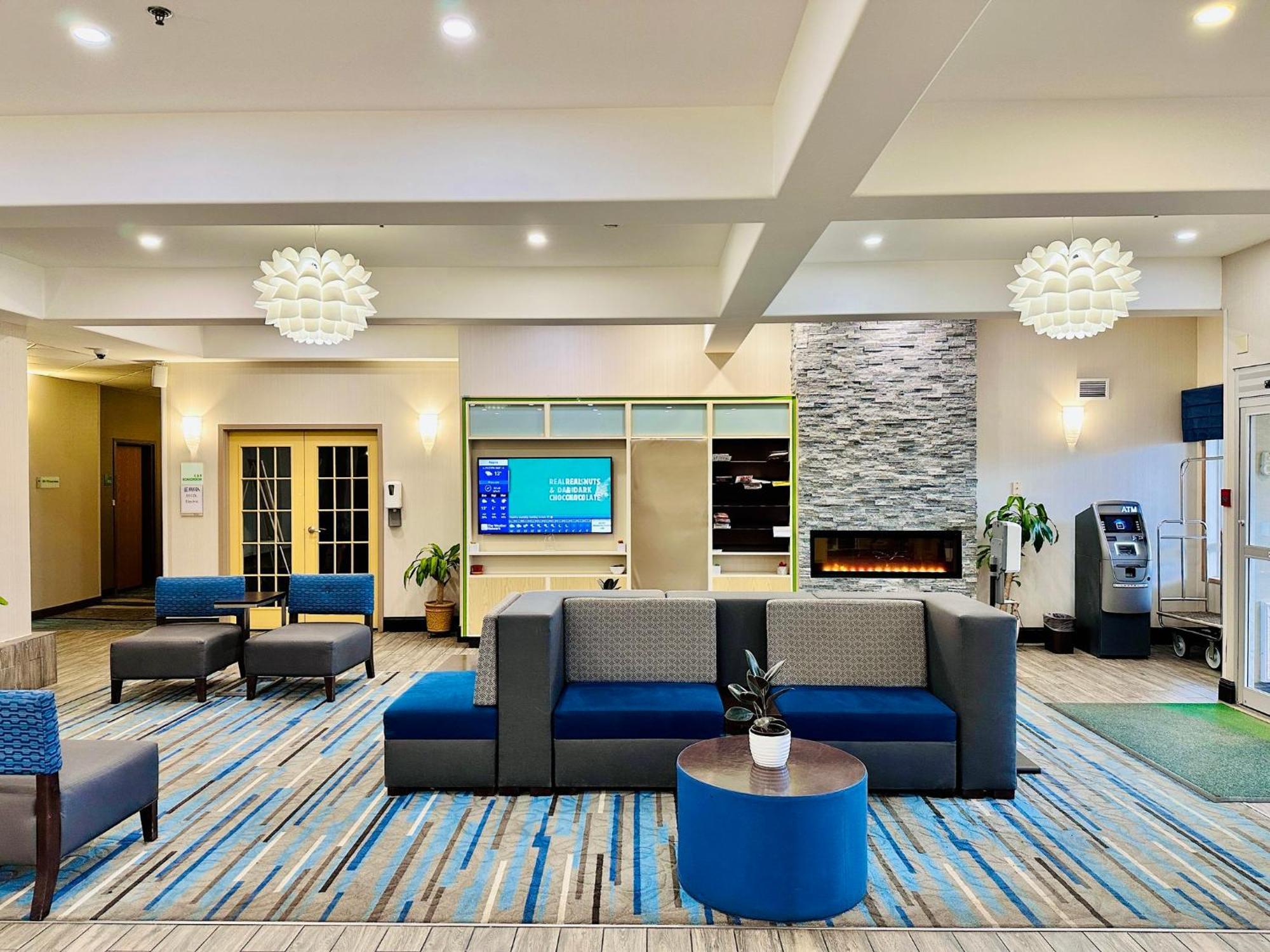 Holiday Inn Hotel & Suites Regina By Ihg Экстерьер фото