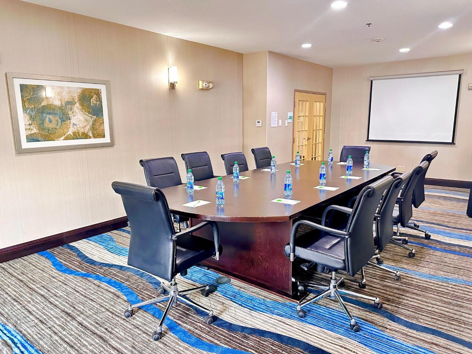 Holiday Inn Hotel & Suites Regina By Ihg Экстерьер фото