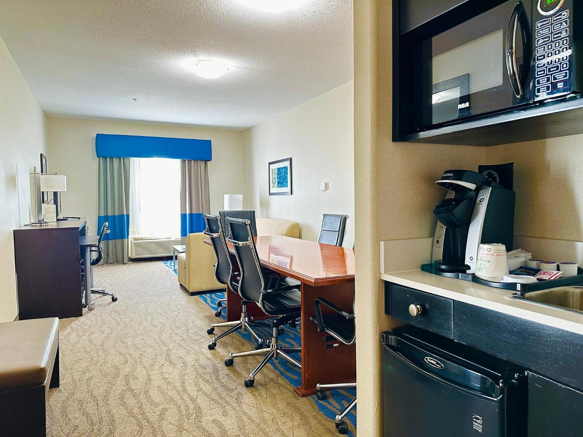 Holiday Inn Hotel & Suites Regina By Ihg Экстерьер фото